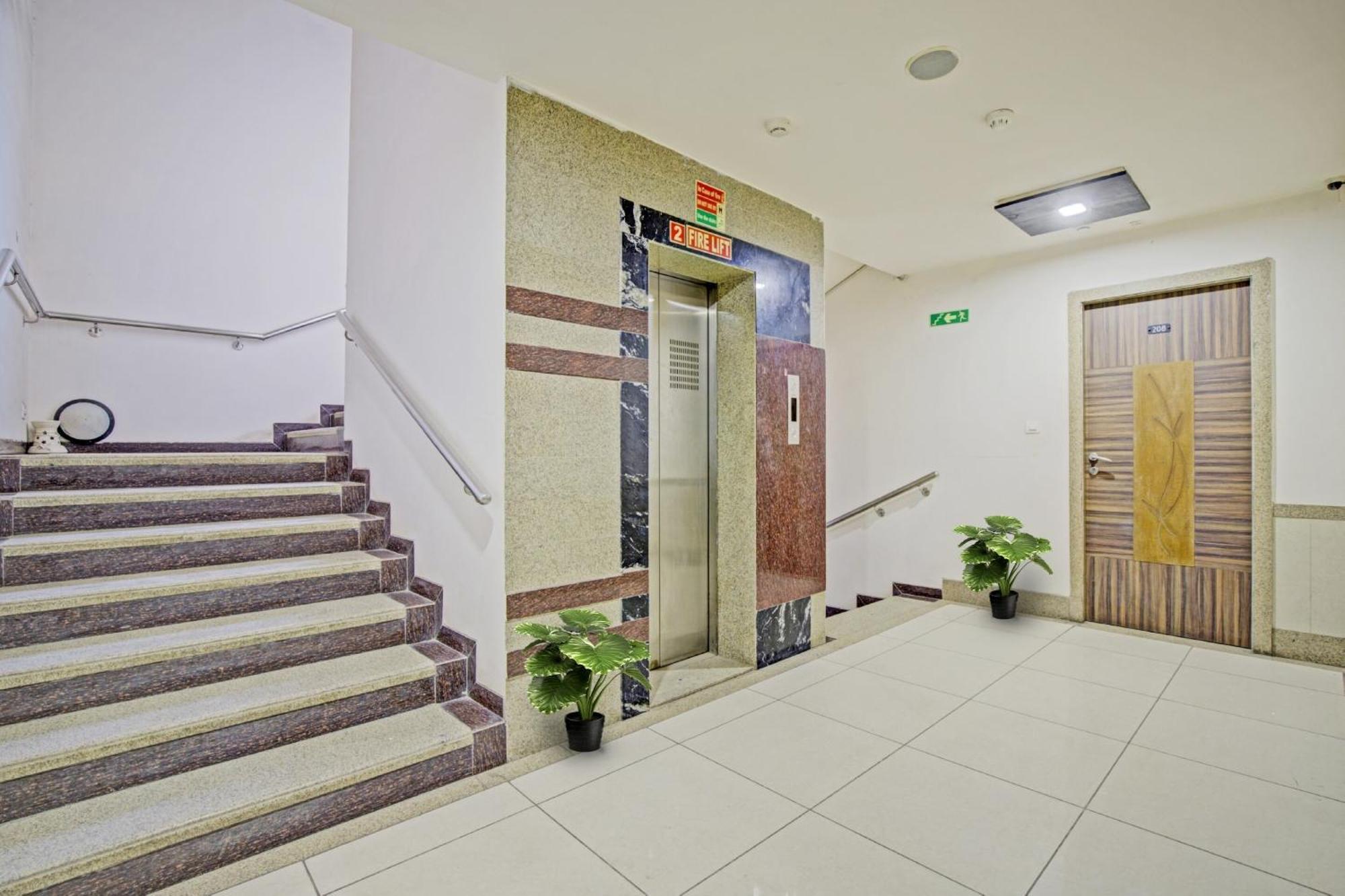 Hotel O The Kia Residency Hotel And Banquet Ahmedabad Exterior photo